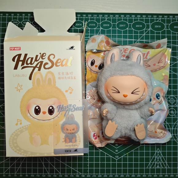 Labubu Have A seat "HEHE" - Picture 2 of 4